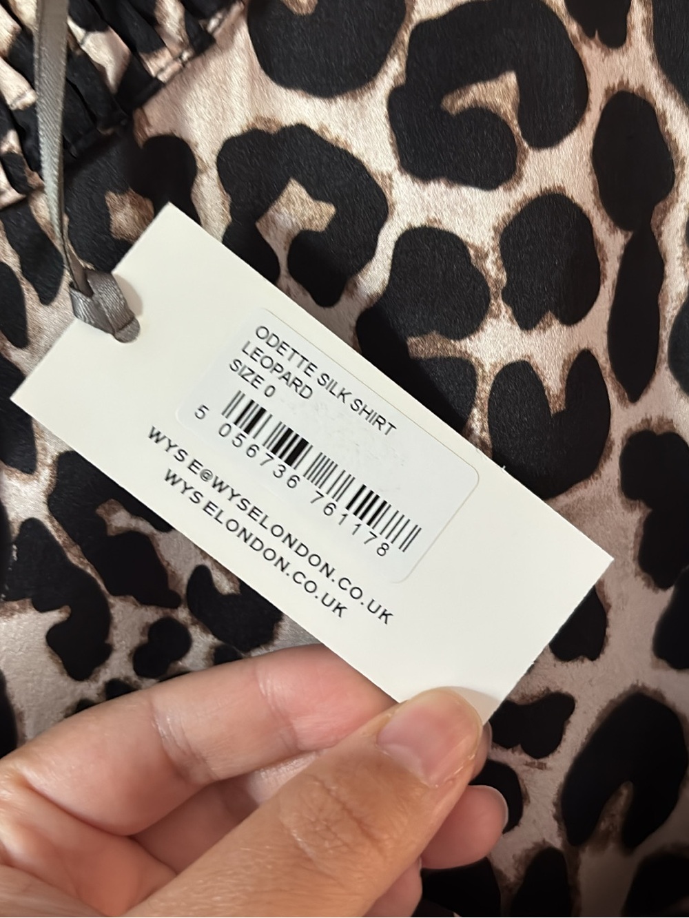 Nwt Wyse London Odette 100% Silk Button Down Shirt Blouse Leopard Print Size 0 — image 4 of 6
